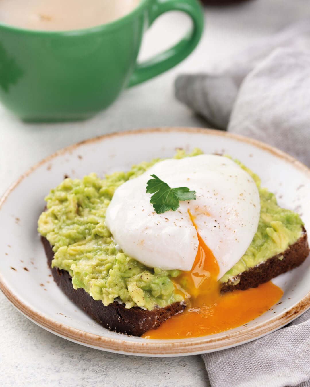 Tostadas con Palta y Huevo Pochado