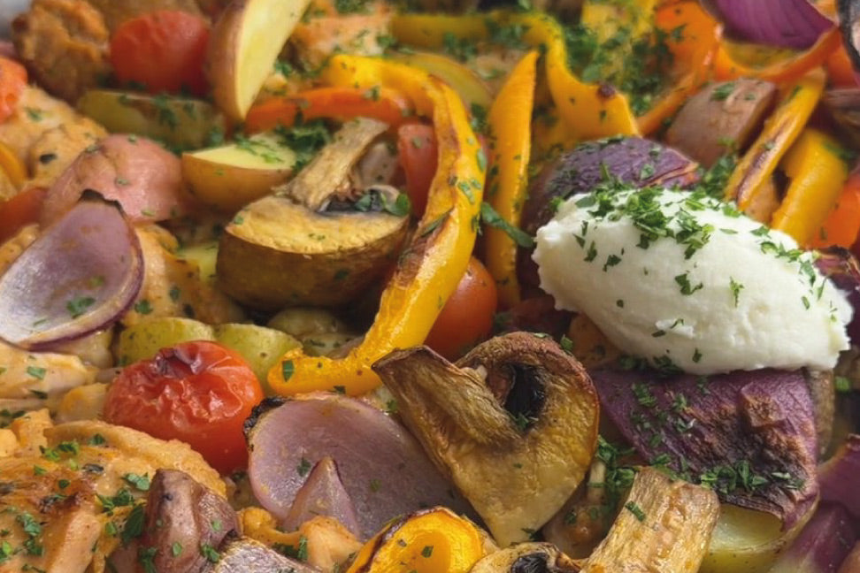 Bandeja de Pollo y Verduras al Horno con Aceite de Oliva O-Live