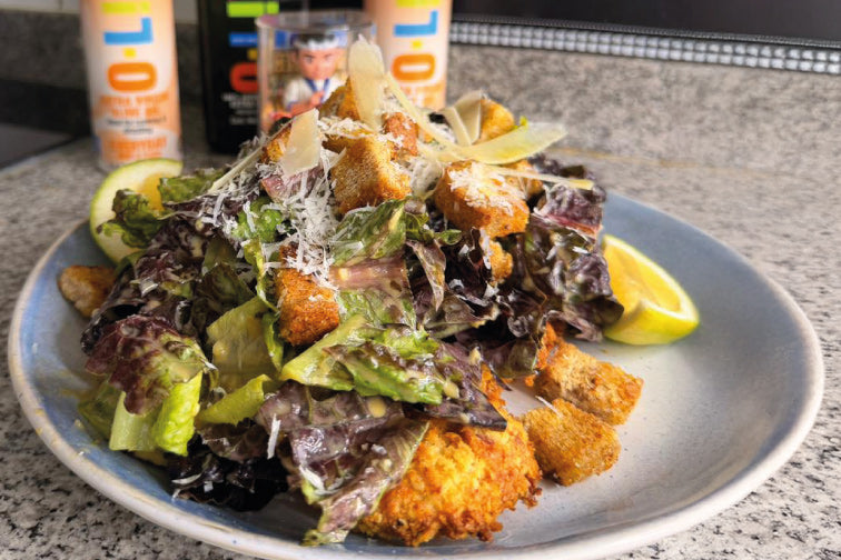 Ensalada César con Pollo Crocante by La Grilla