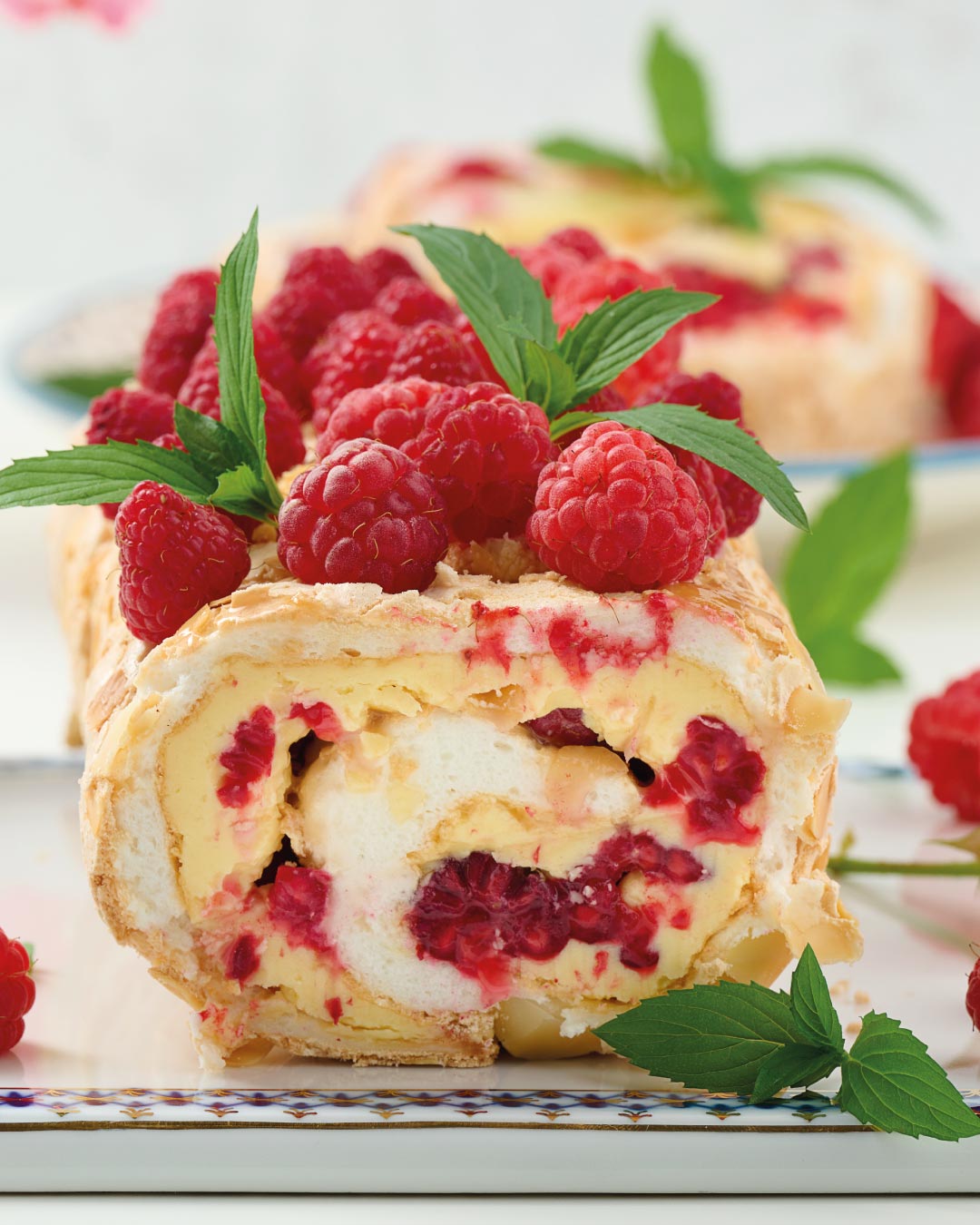 Rollo de Merengue con Frambuesa: Receta Saludable para la Hora del Té