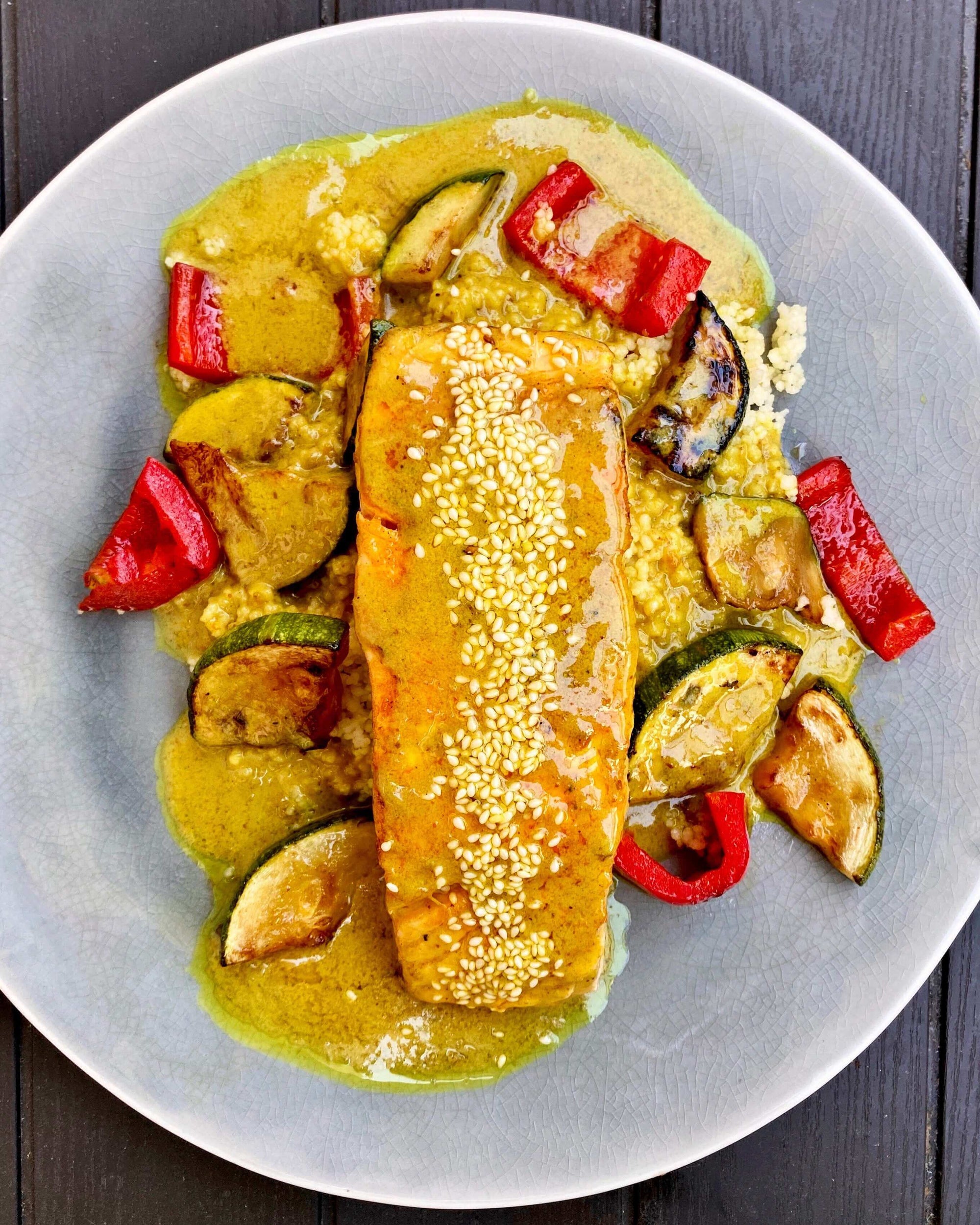 Salmón al Curry por Carole Matthei