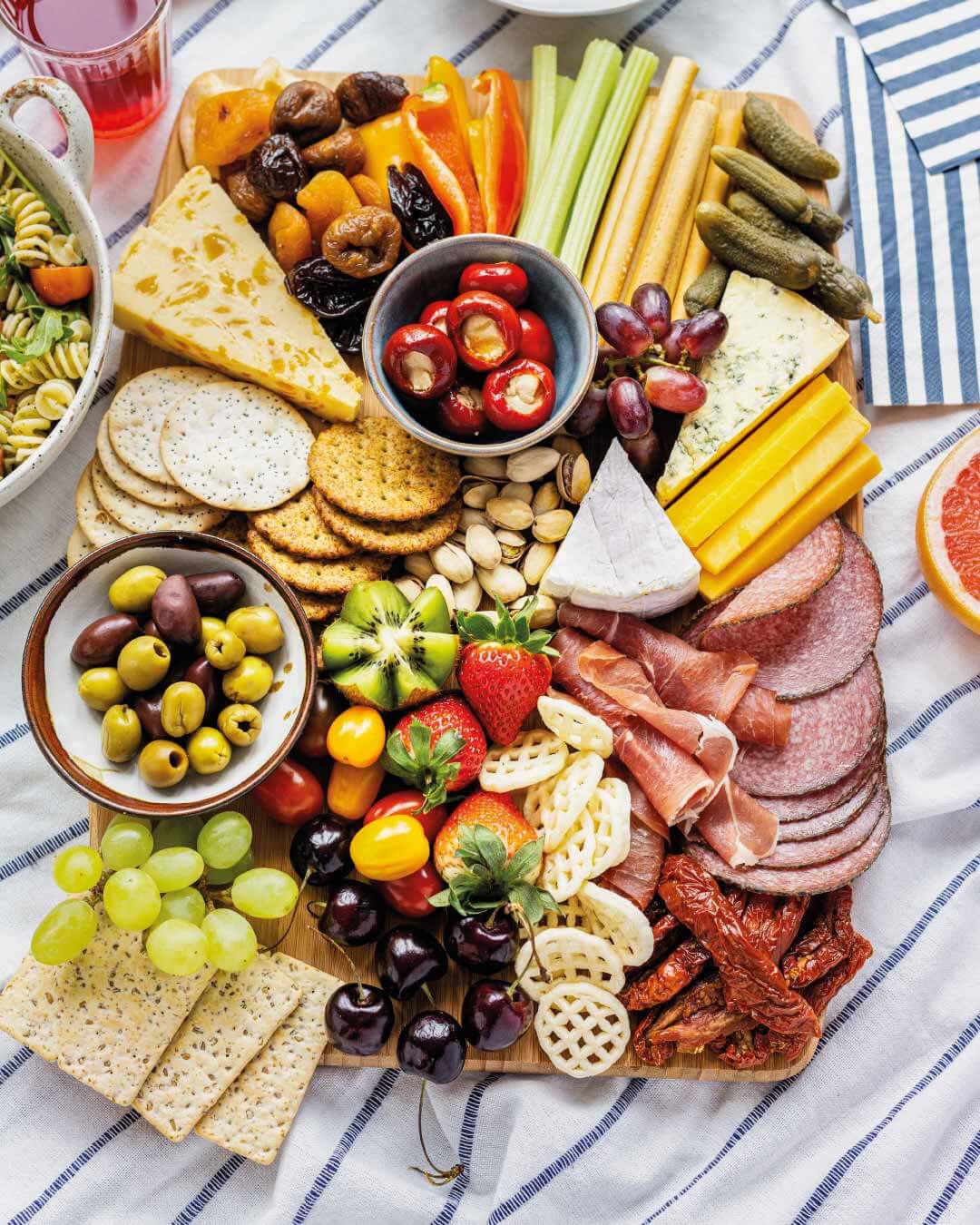 Tabla de Picoteo Gourmet para Noche con Aceite de Oliva Santiago Limited