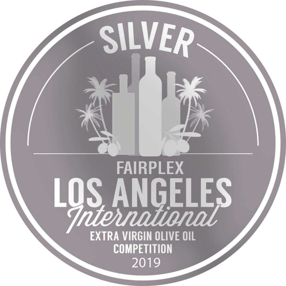 Flyer que presenta a O-Live & Co como el ganador del Silver Medal al aceite de oliva extra virgen que eligen los expertos otorgado por Los Angeles International Extra Virgin Olive Oil Competition 2019