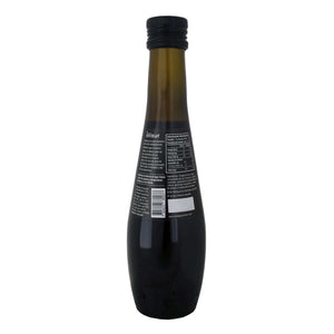 Botella de 250 ml de Santiago Premium sobre fondo blanco
